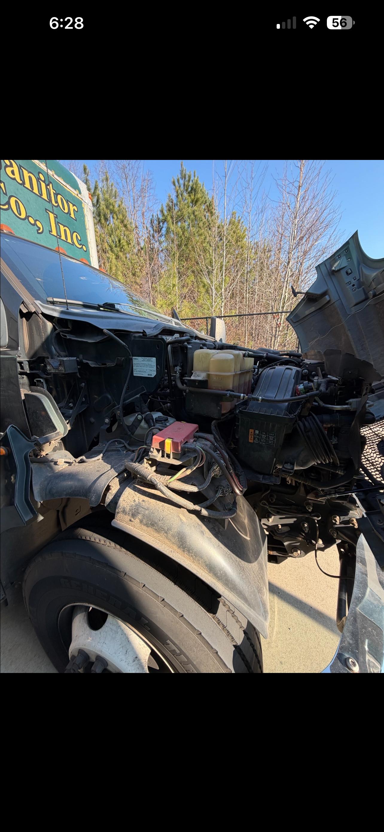 2017 Ford F650 engine