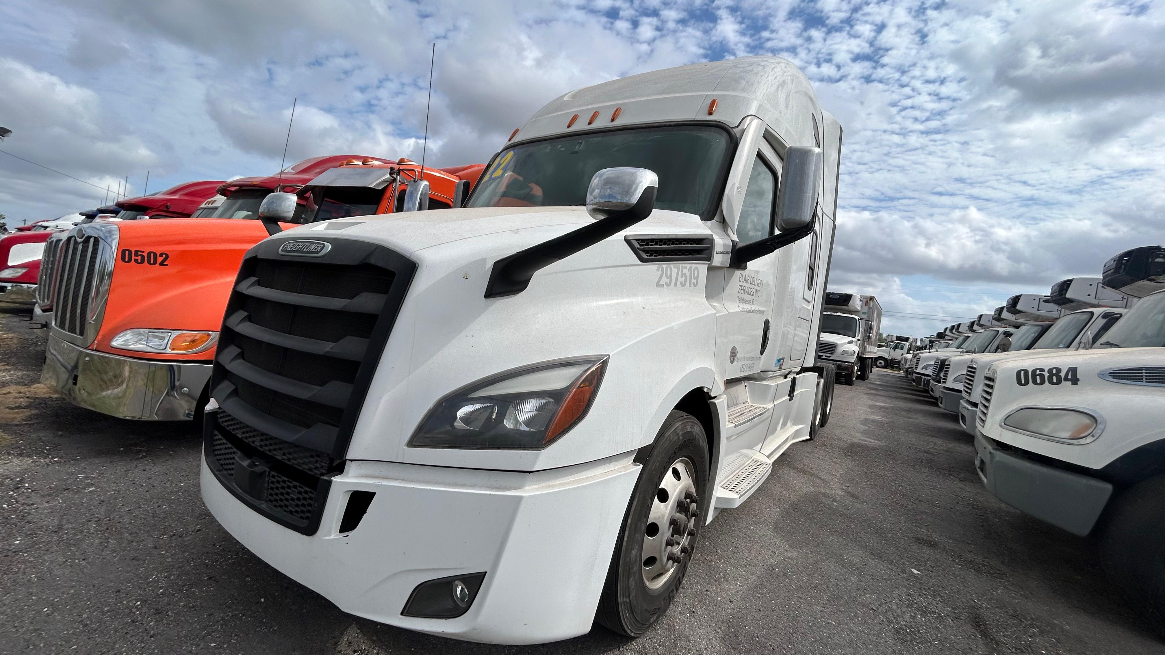 Freightliner Cascadia front view