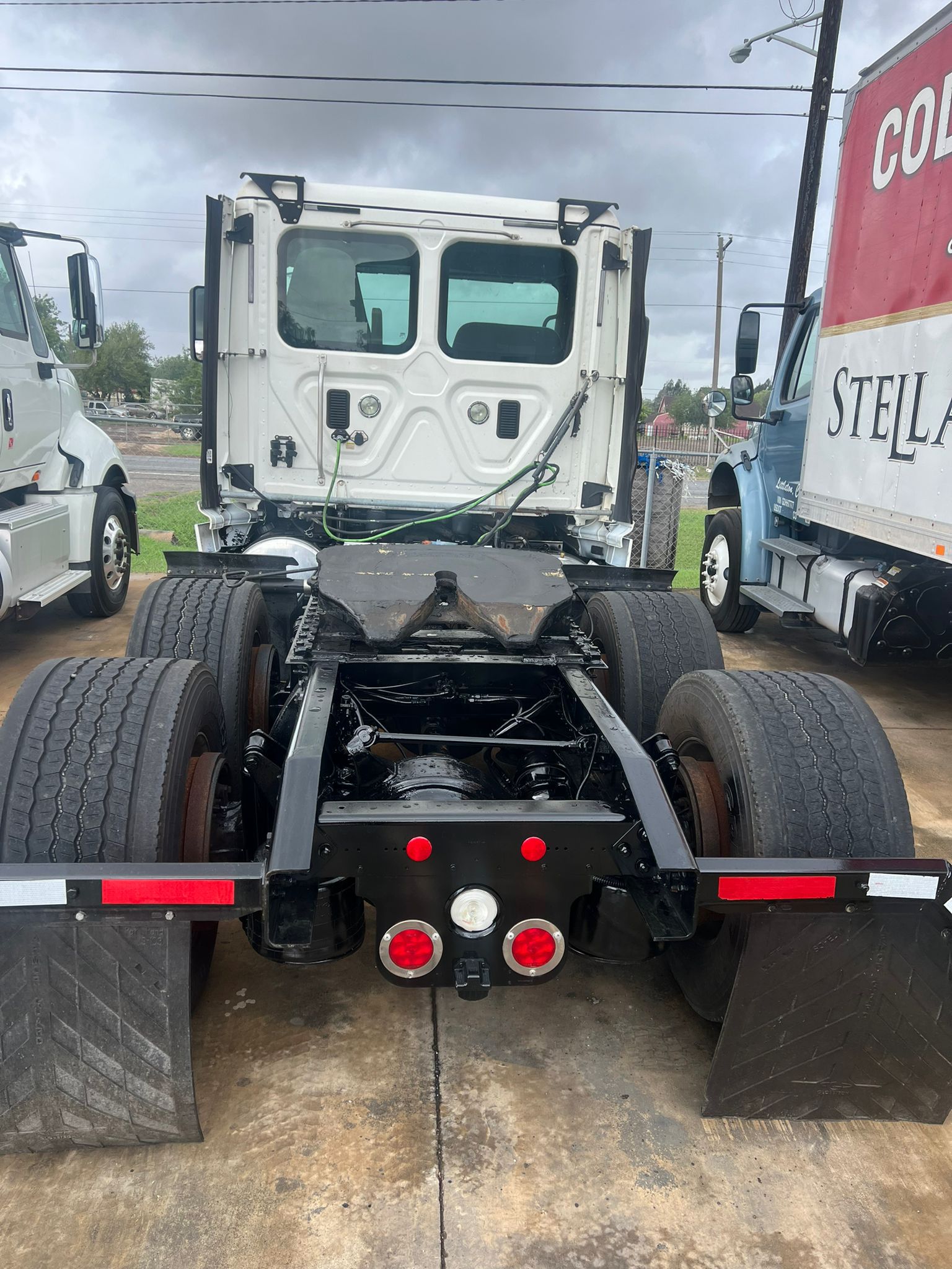 2016 Freightliner Cascadia rear view