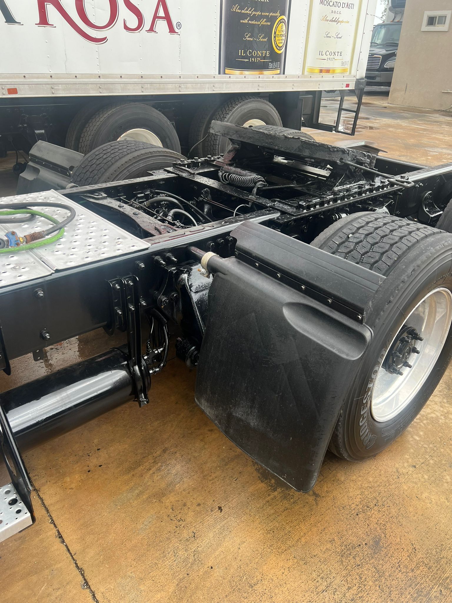 2016 Freightliner Cascadia fifth wheel detail