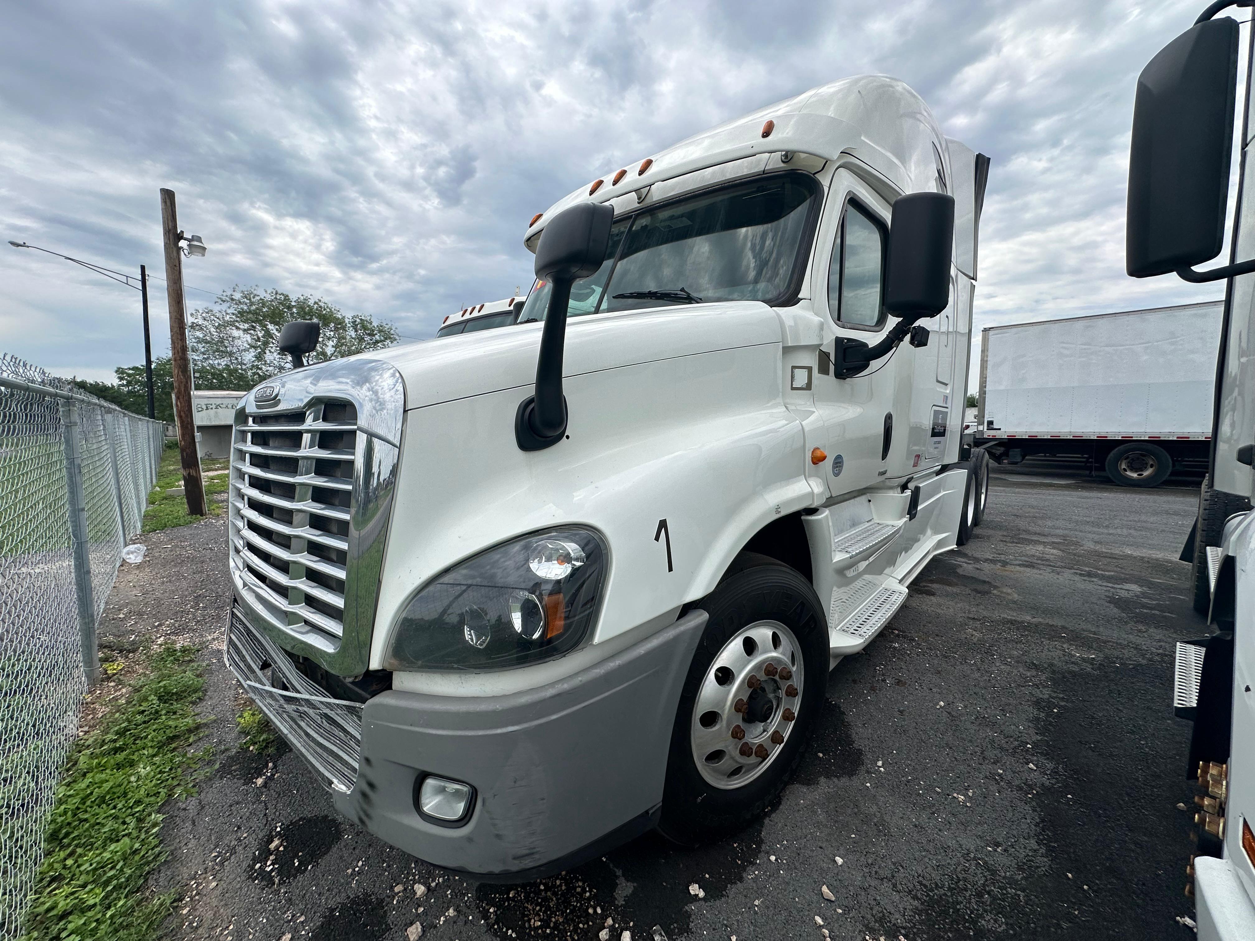 2017 Freightliner Cascadia front 3/4 with chrome grille