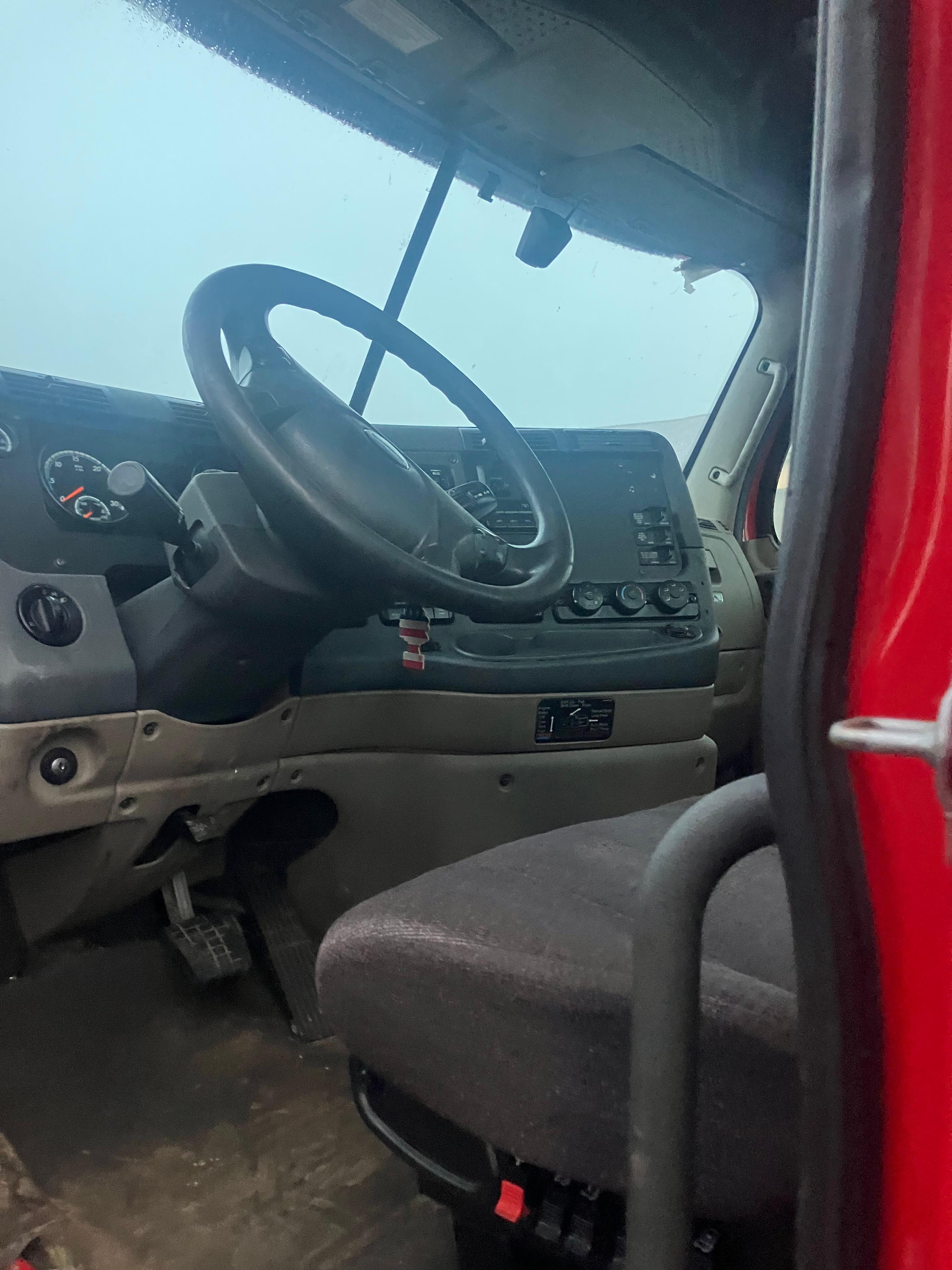 2020 Freightliner Cascadia Day Cab interior dashboard