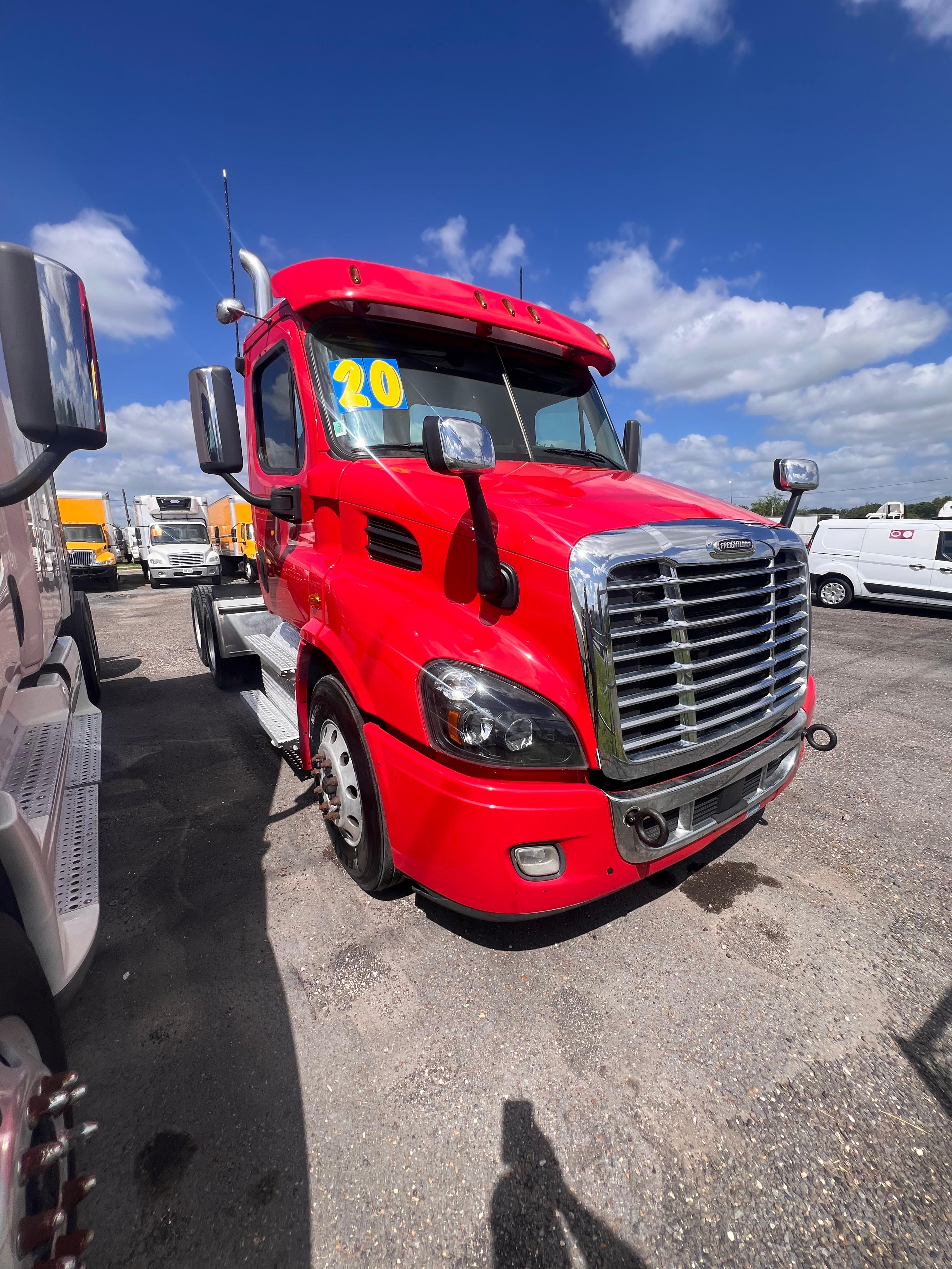 2020 Freightliner Cascadia Day Cab front view