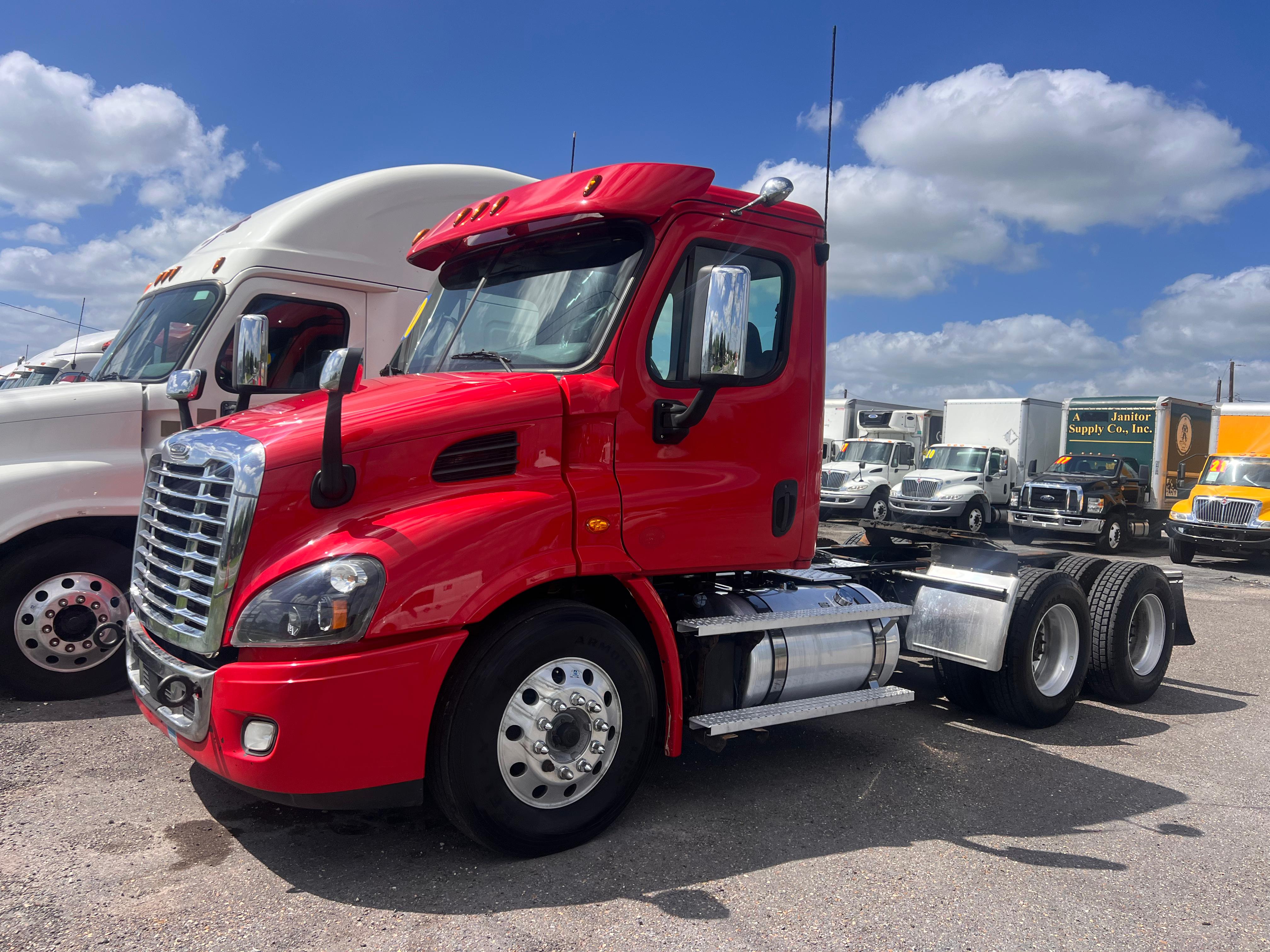 2020 Freightliner Cascadia Day Cab driver-side front angle