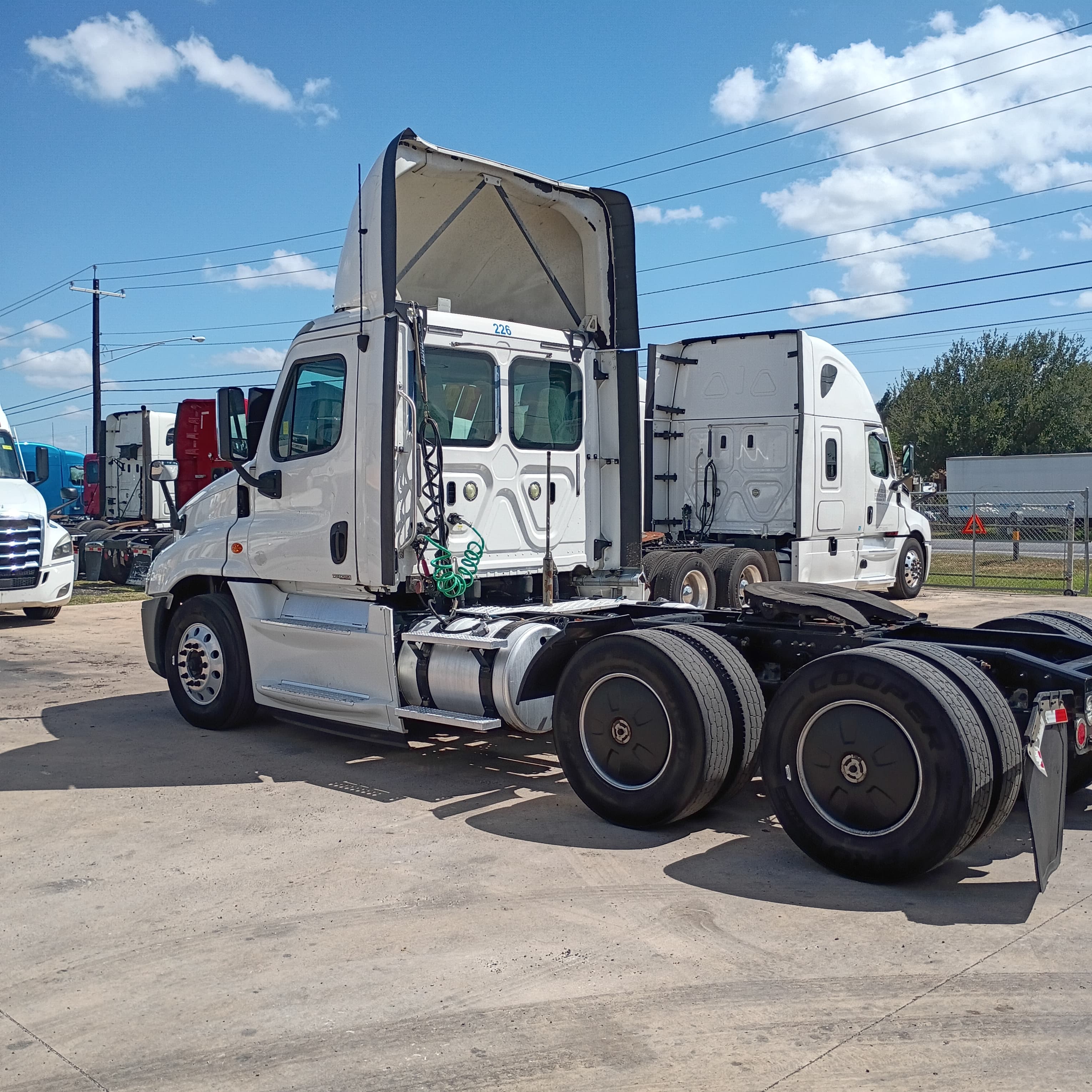 2018 Freightliner Cascadia Evolution Day Cab driver-side profile