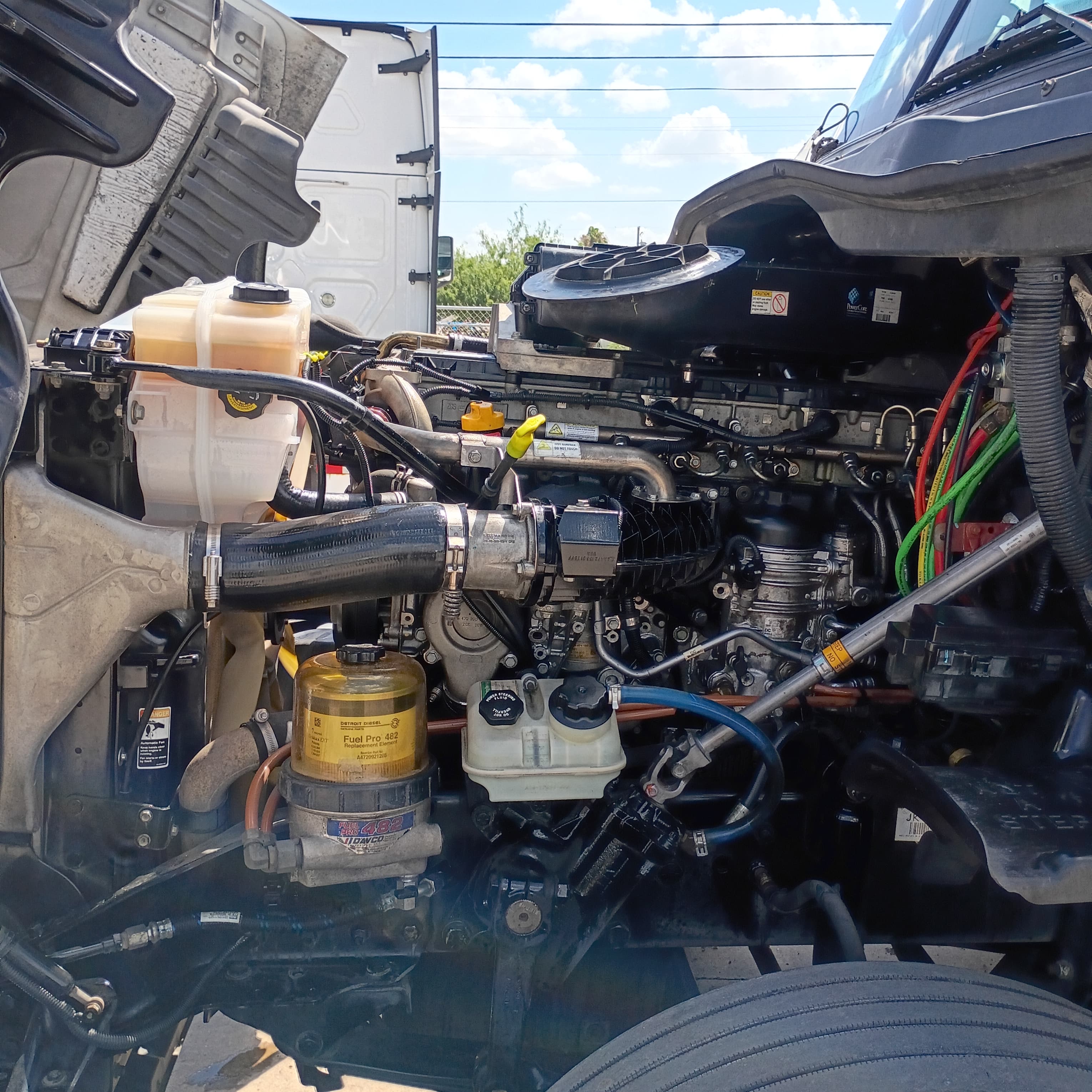 2018 Freightliner Cascadia Evolution Day Cab Detroit DD13 engine