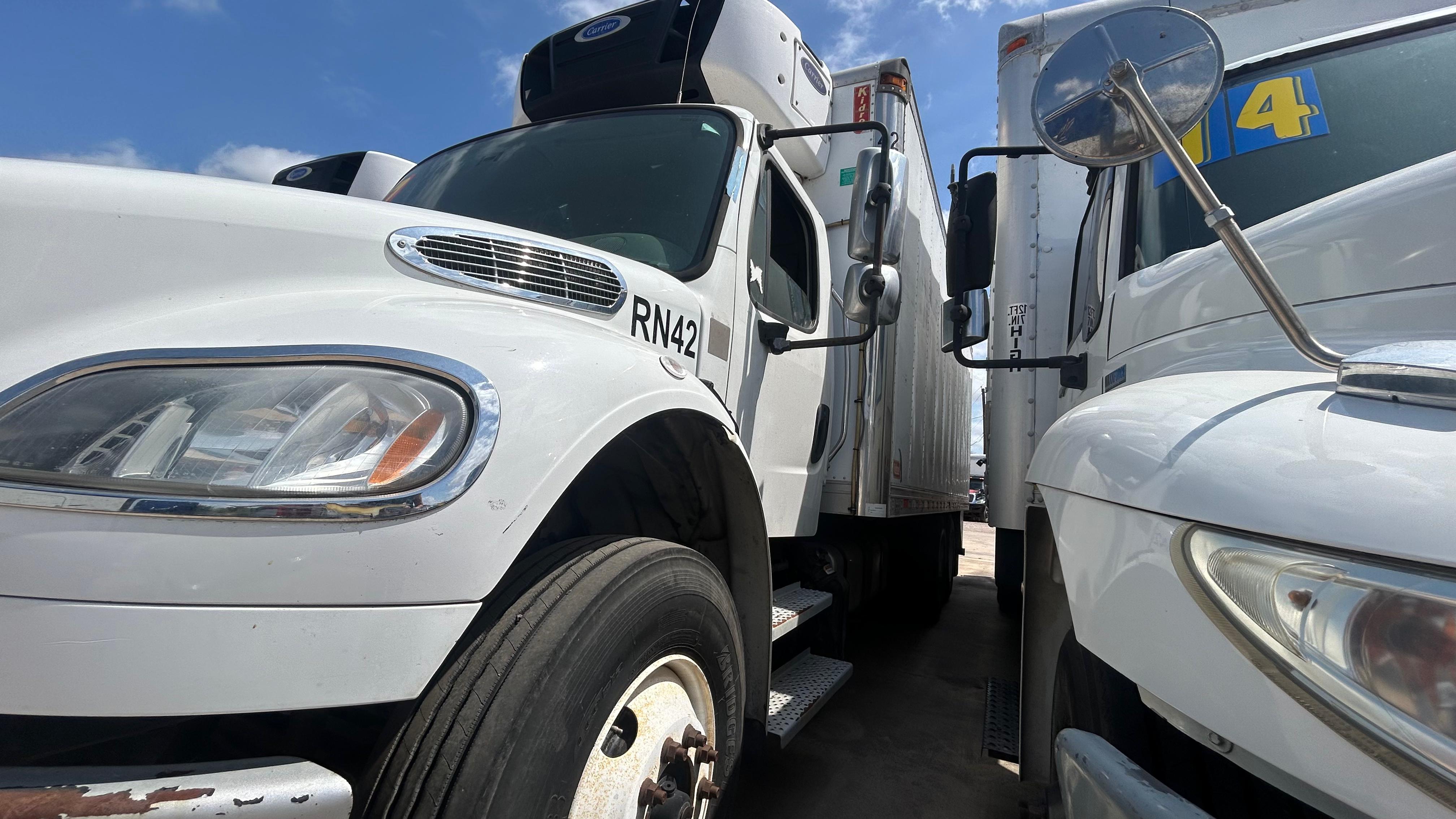 2017 Freightliner M2 24ft Reefer side view