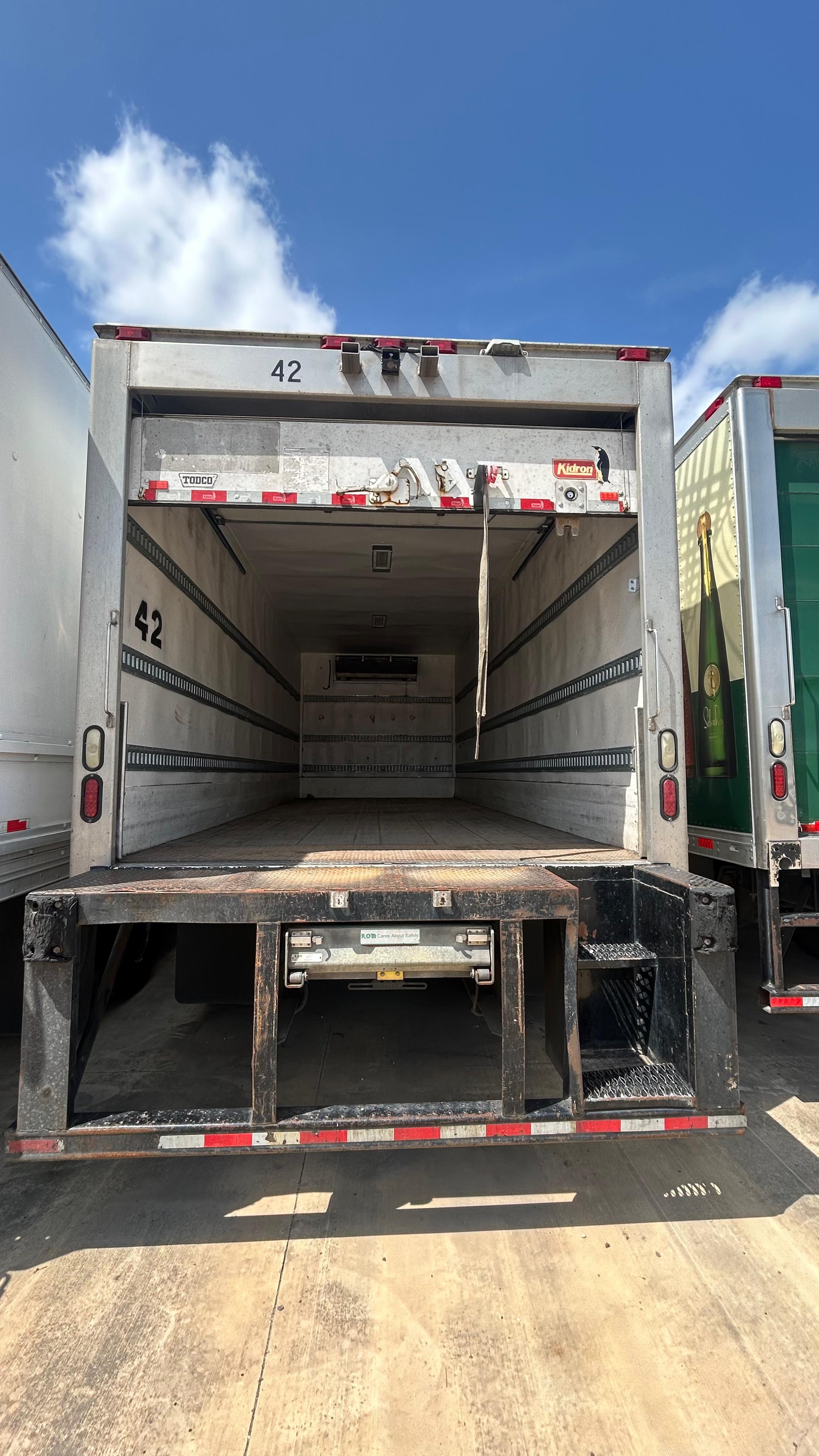2017 Freightliner M2 24ft Reefer rear with lift gate