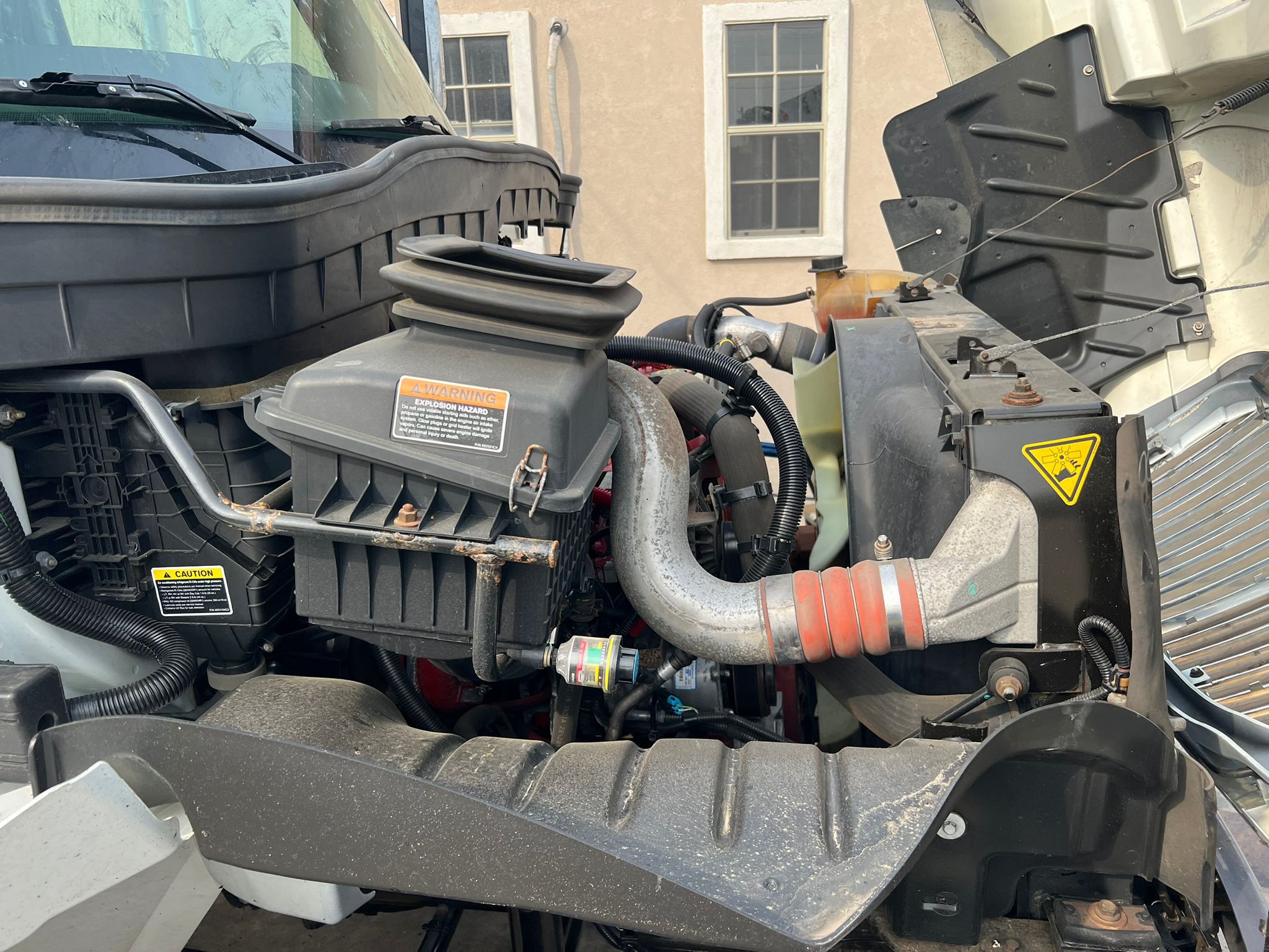 2020 International Box Truck engine