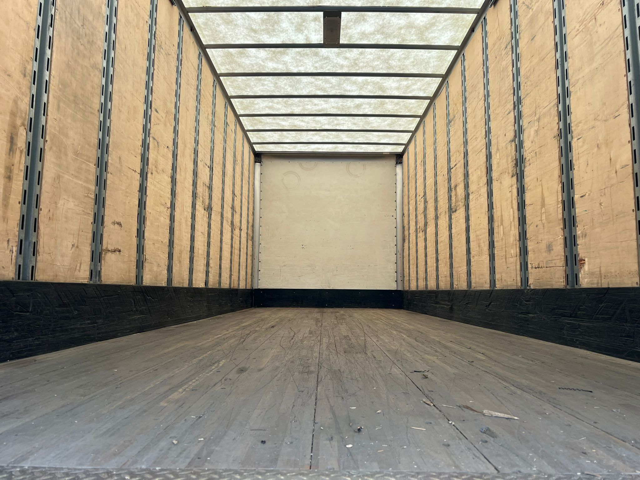 2020 International Box Truck cargo interior