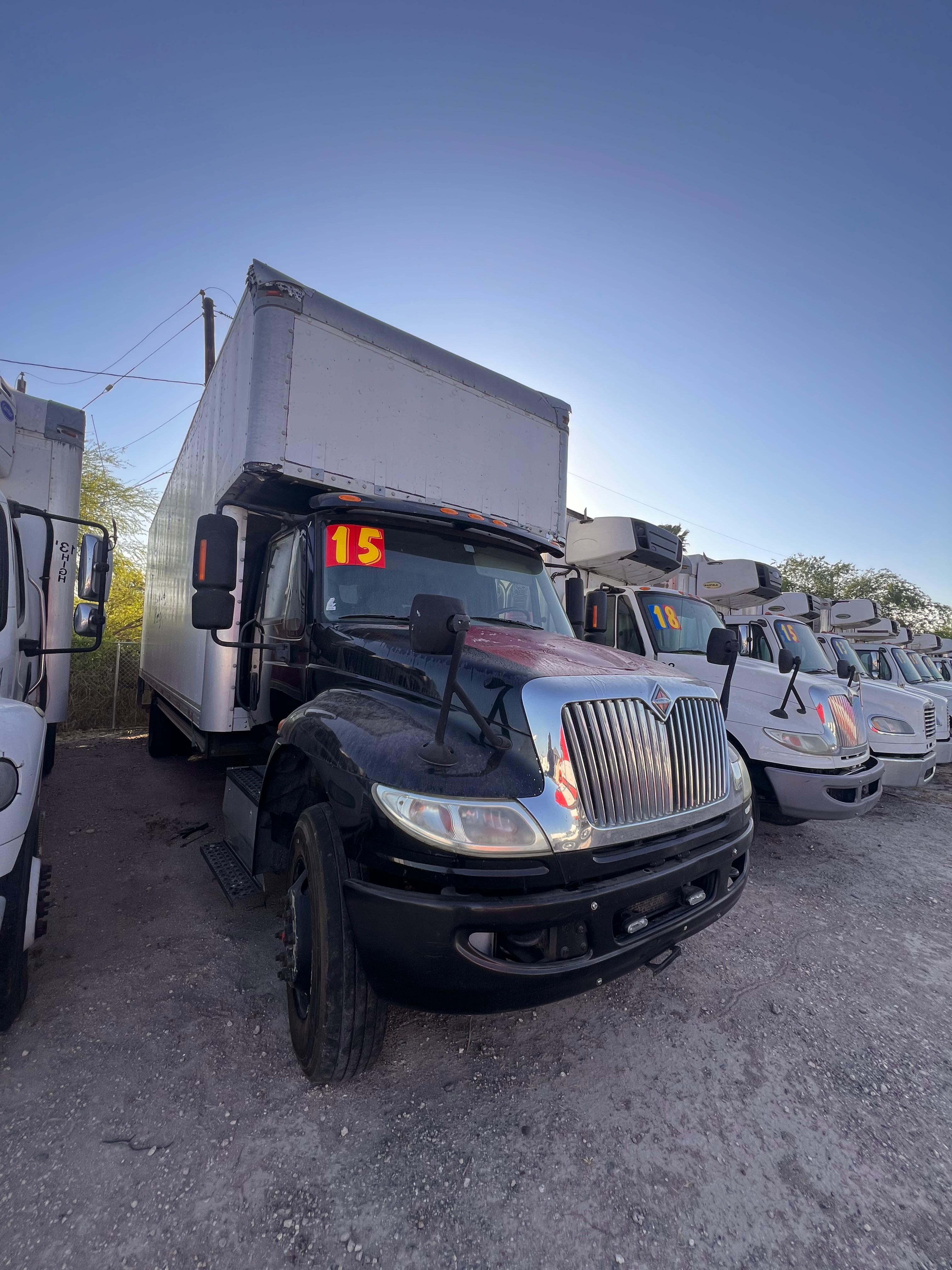 2015 International Box Truck front angle