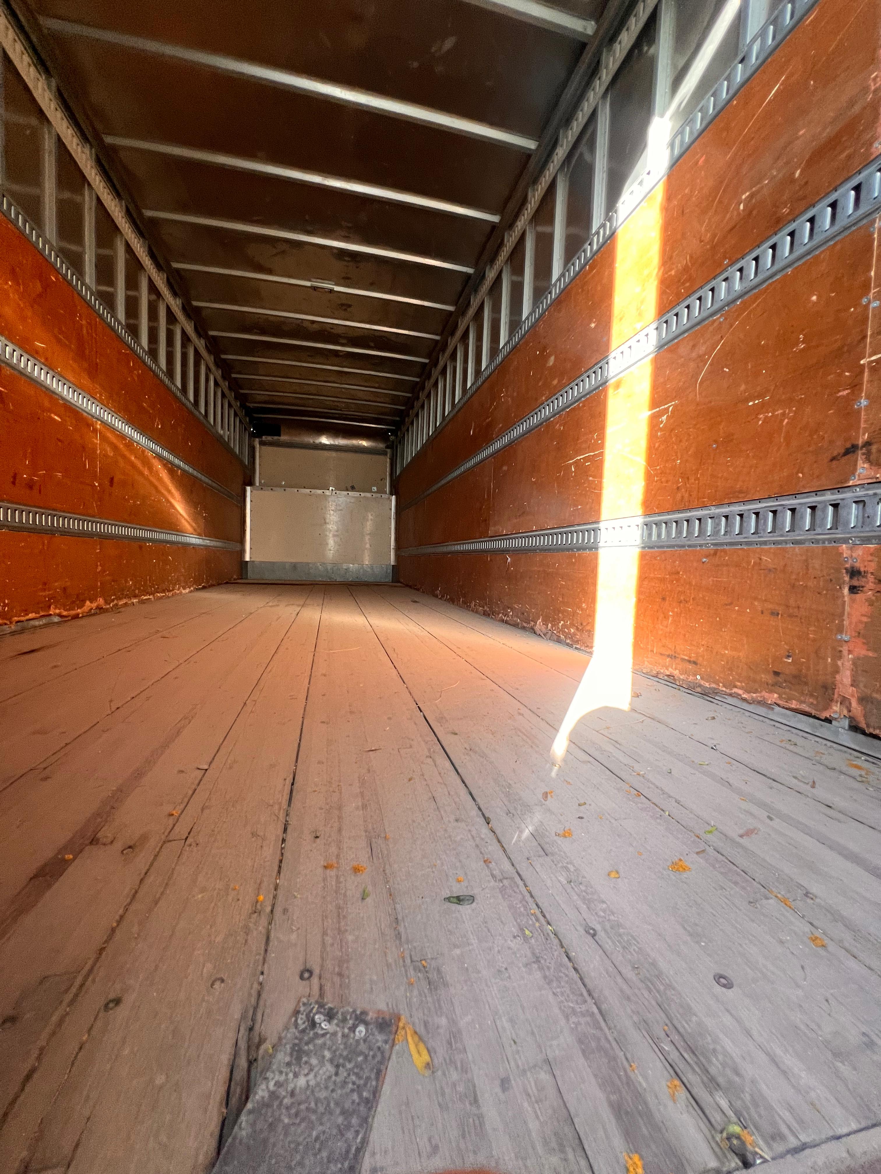 2015 International Box Truck cargo interior