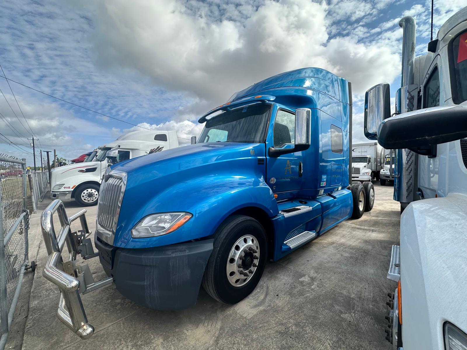 2018 International front angle