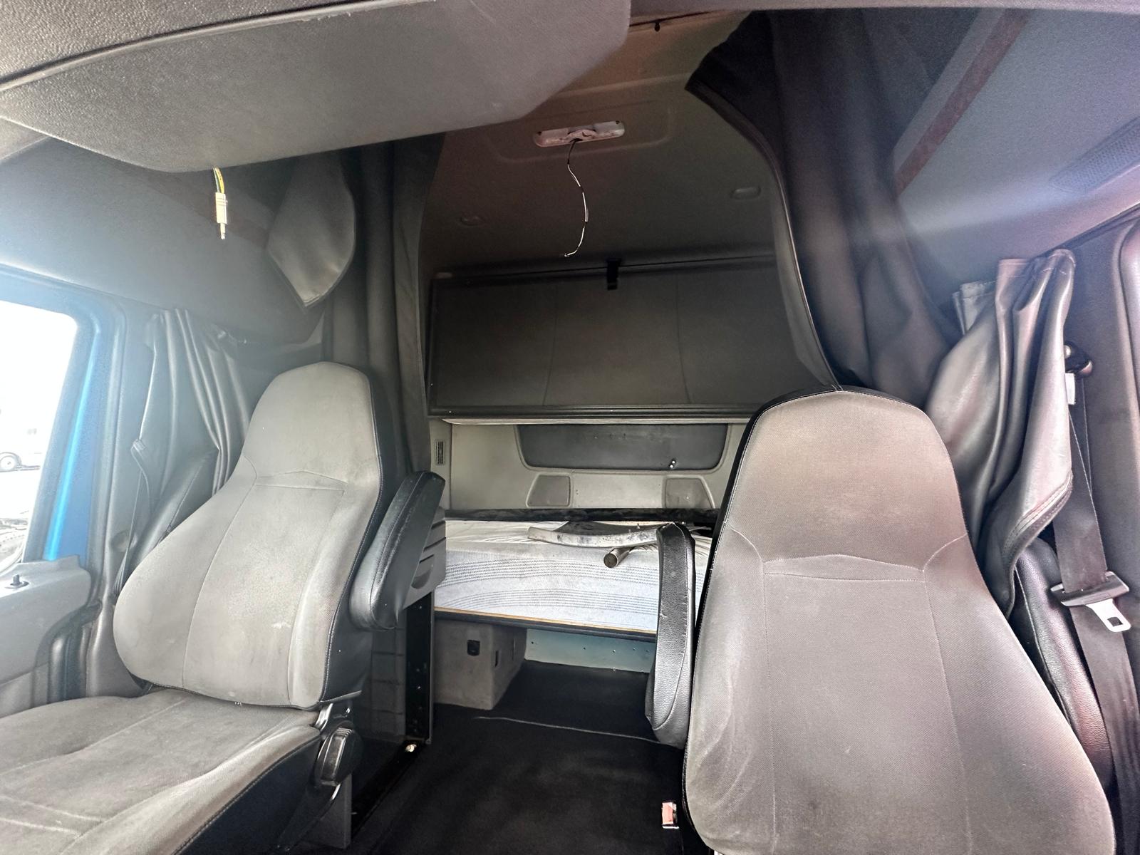 2018 International sleeper interior