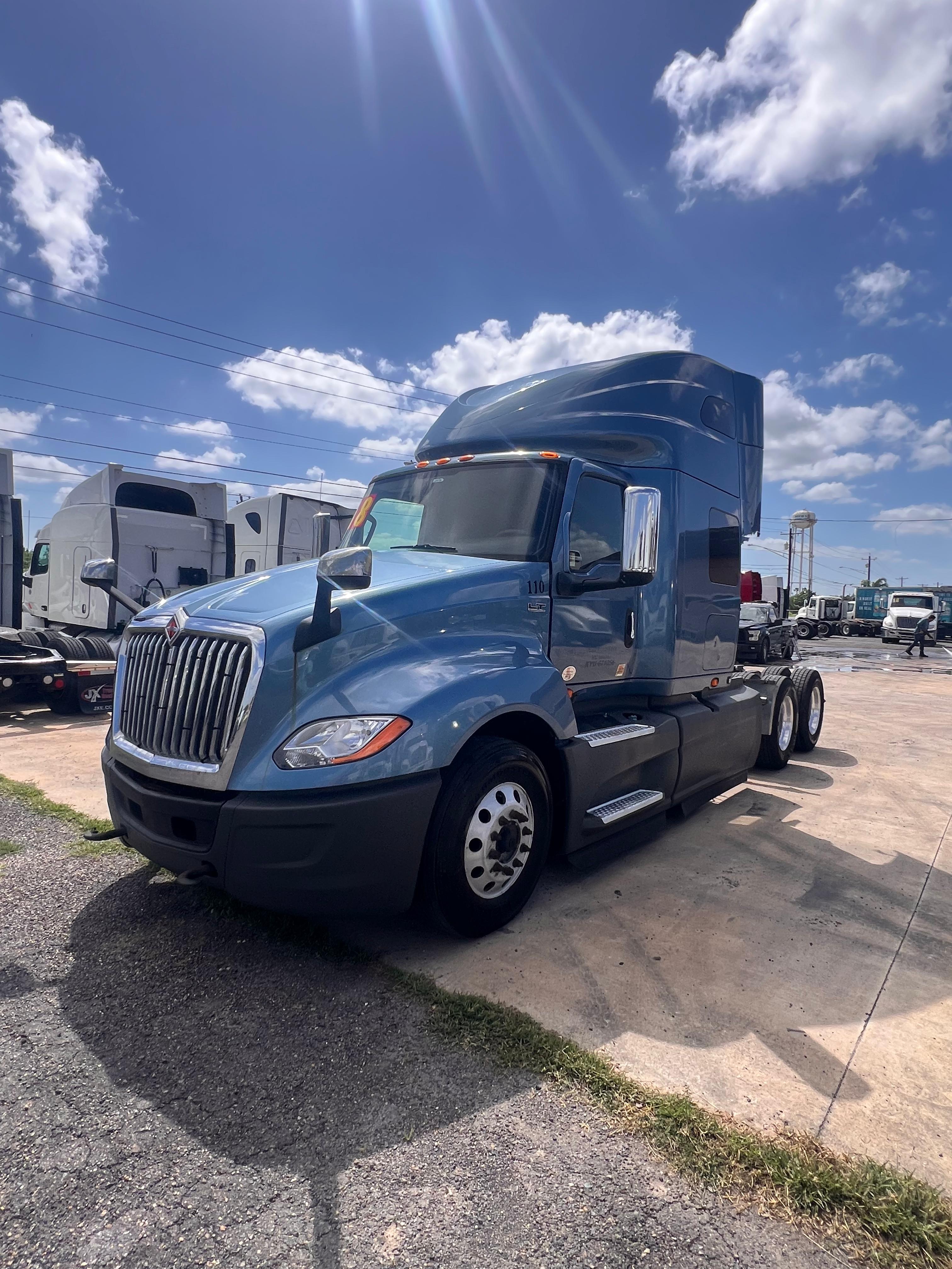 2018 International LT Sleeper front view