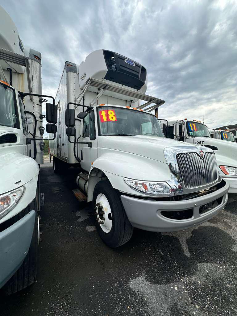 2018 International 26ft Reefer front driver-side view with Carrier unit
