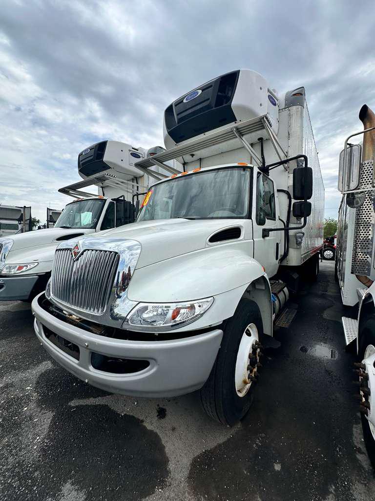 2018 International 26ft Reefer front view showing Carrier reefer unit