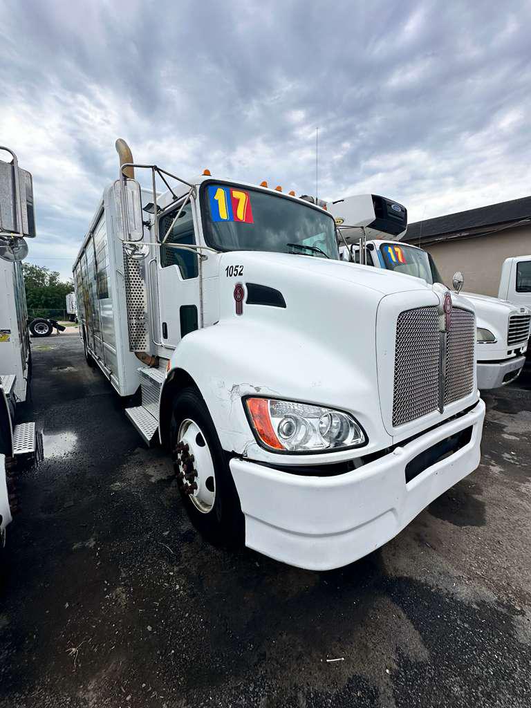 2017 Kenworth T370 Beverage Body front driver-side view
