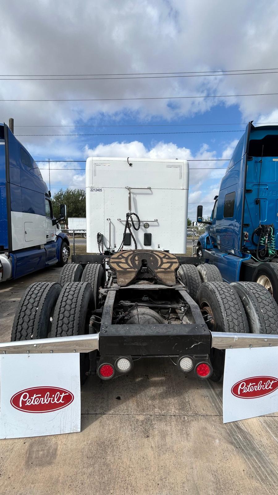 2017 Peterbilt rear view