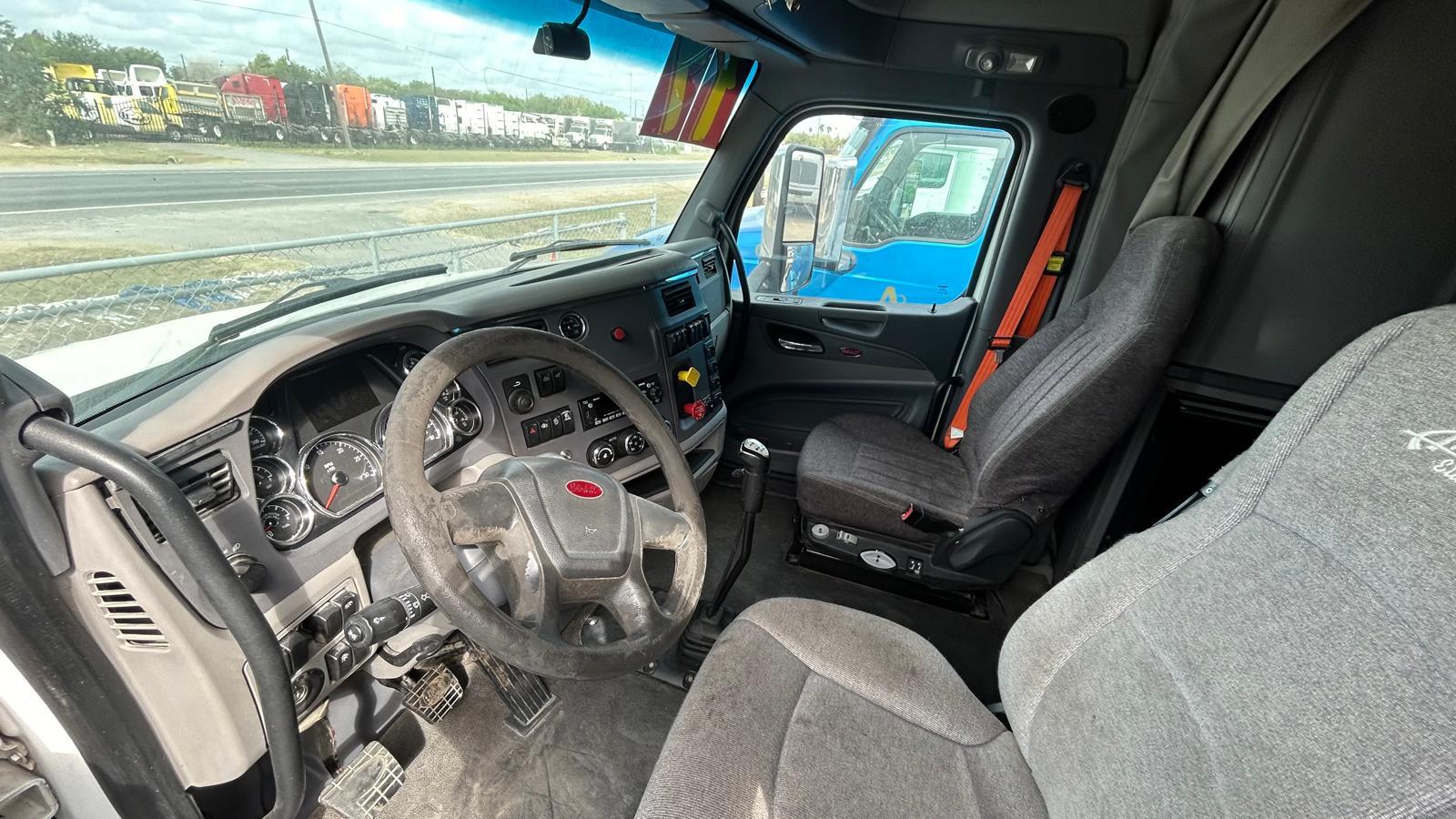 2017 Peterbilt cabin interior