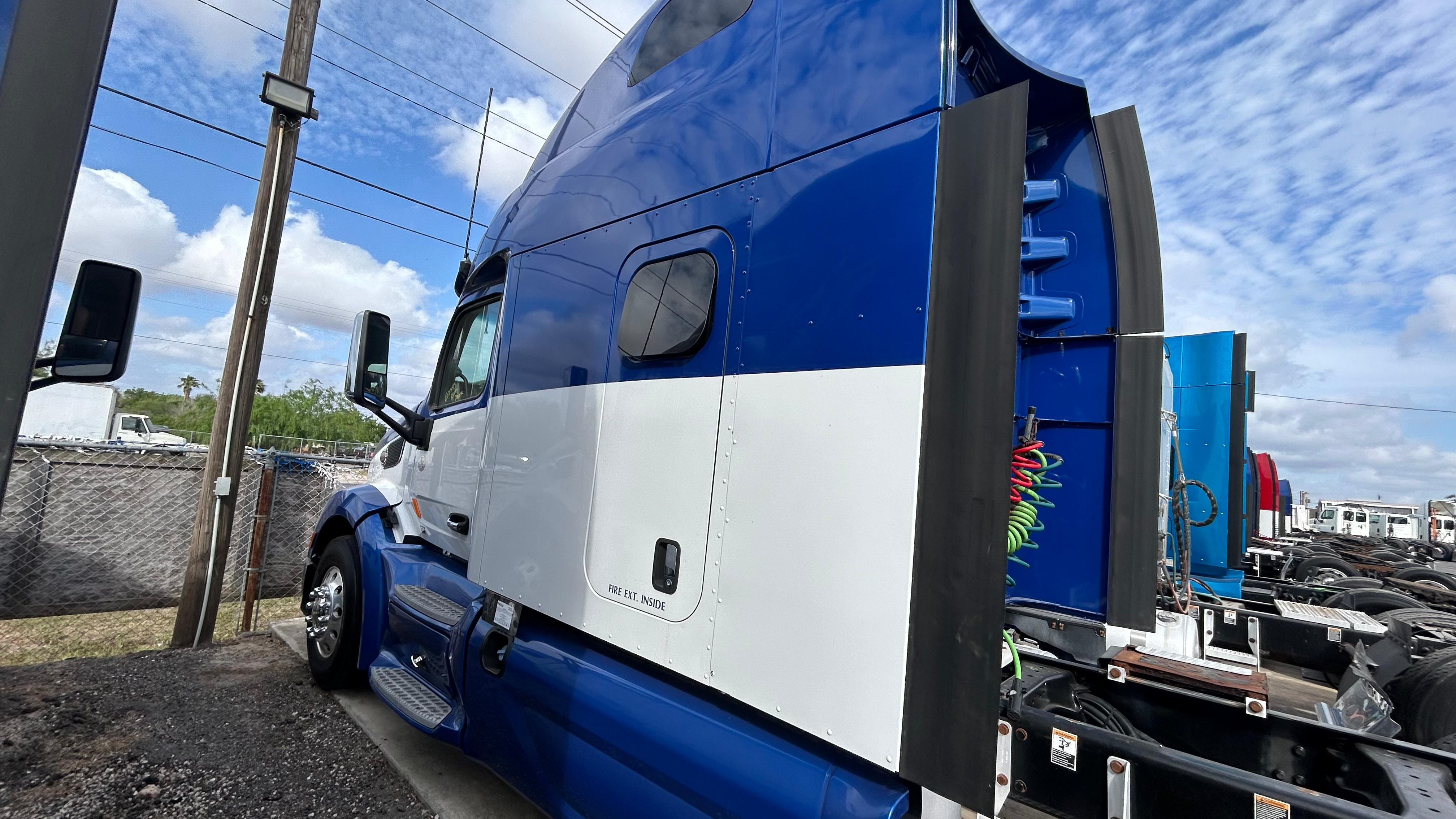 2019 Peterbilt 579 side view