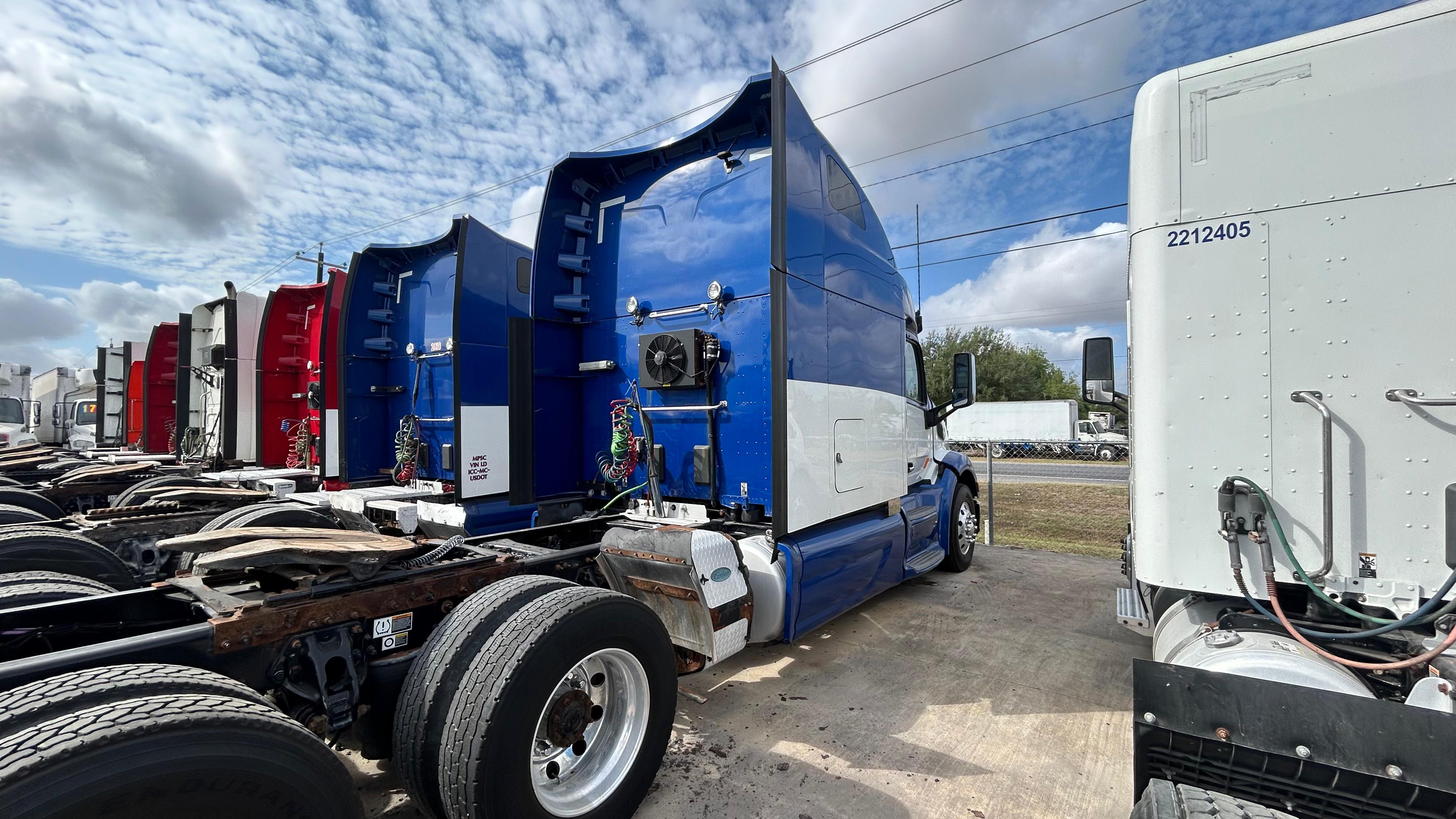 2019 Peterbilt 579 rear quarter view