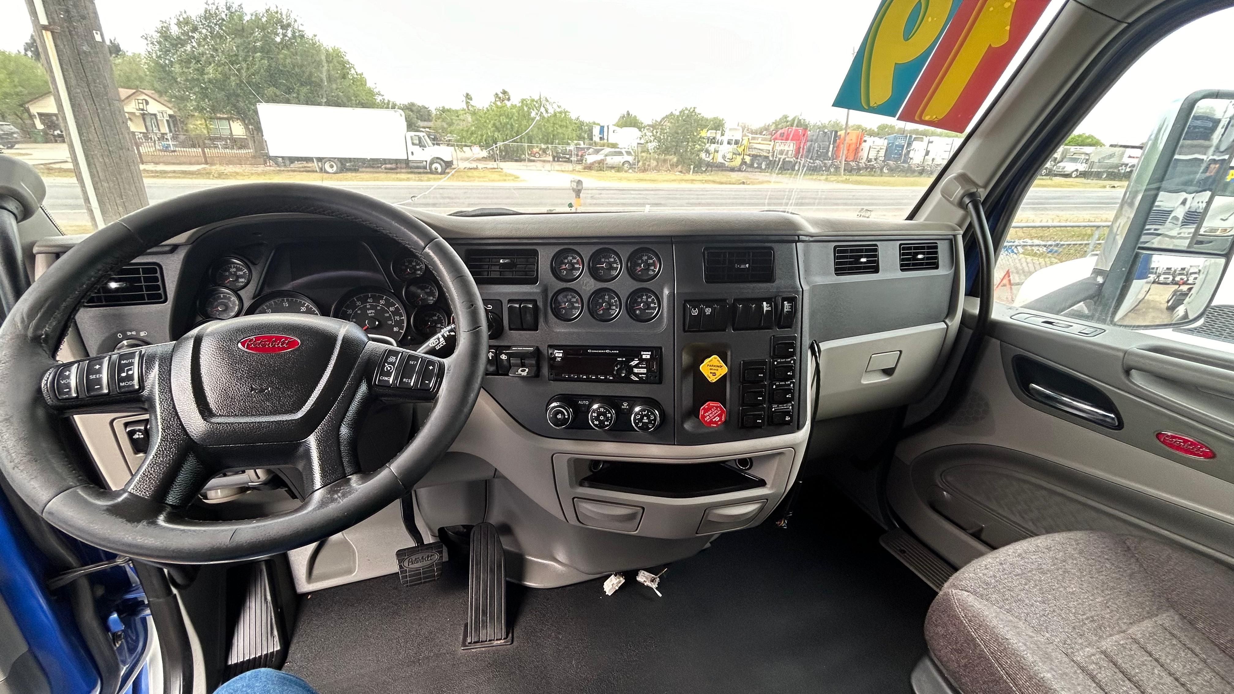 2019 Peterbilt 579 dashboard
