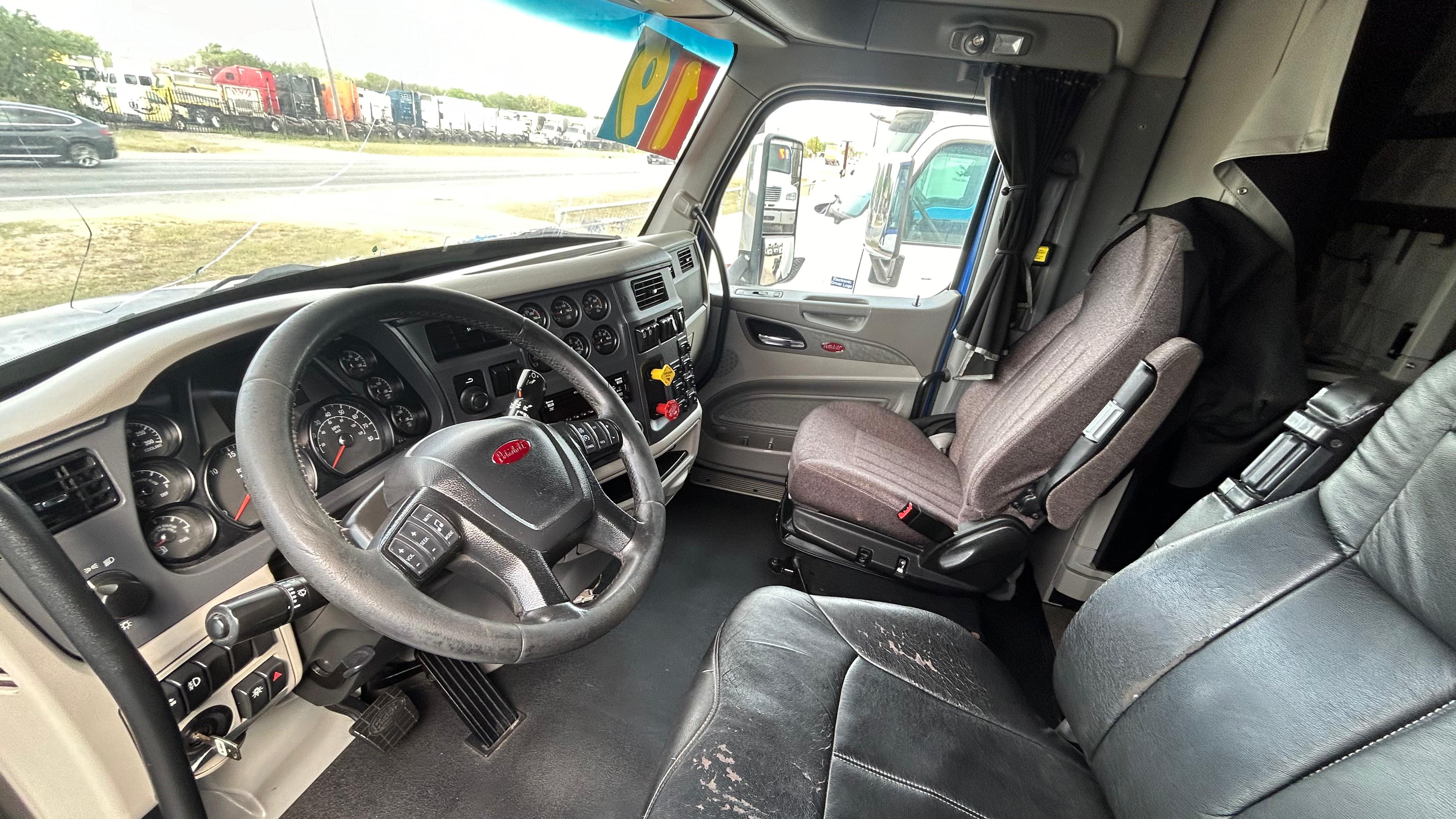 2019 Peterbilt 579 cabin interior