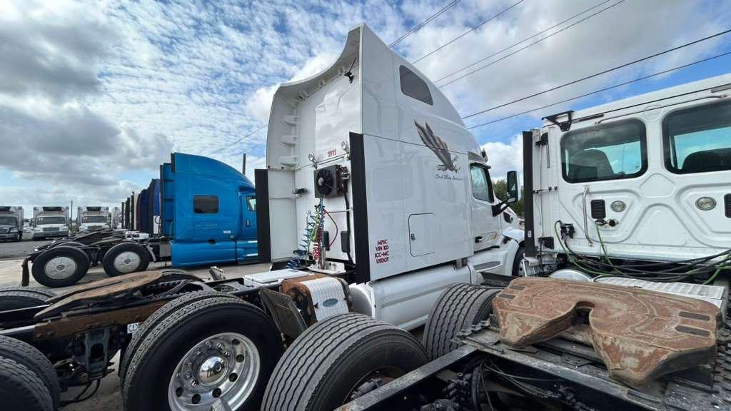 2019 Peterbilt 579 rear quarter view