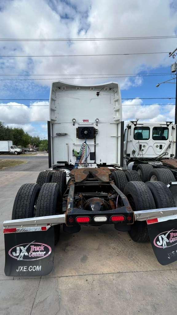 2019 Peterbilt 579 rear view