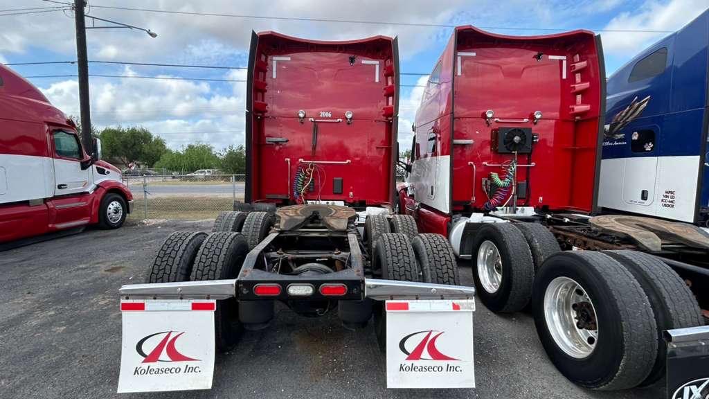 2020 Peterbilt 579 rear view