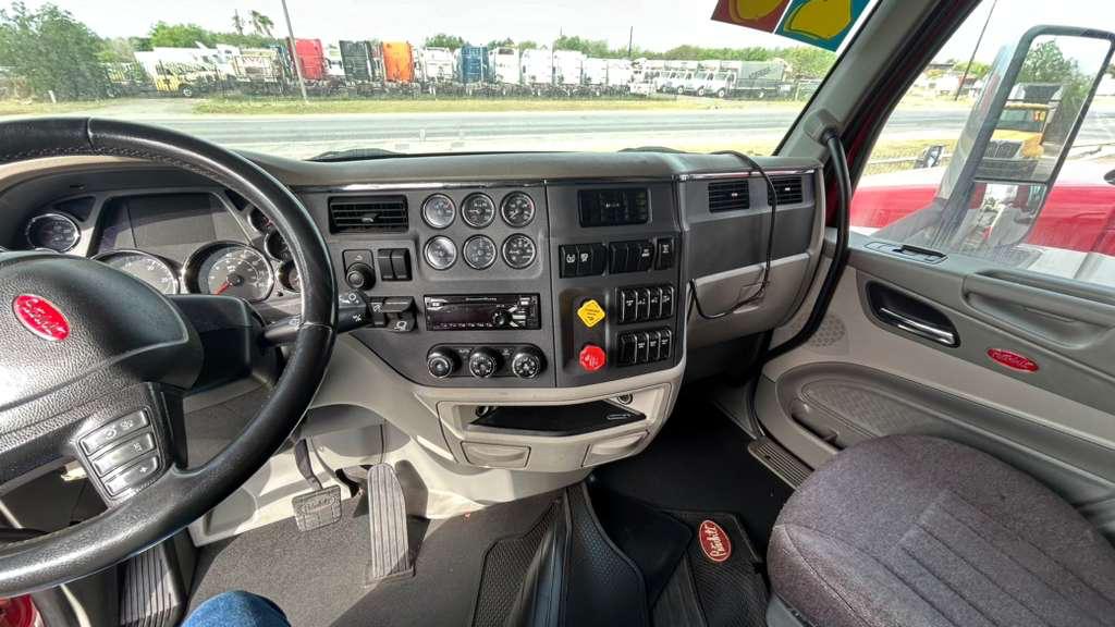 2020 Peterbilt 579 dashboard