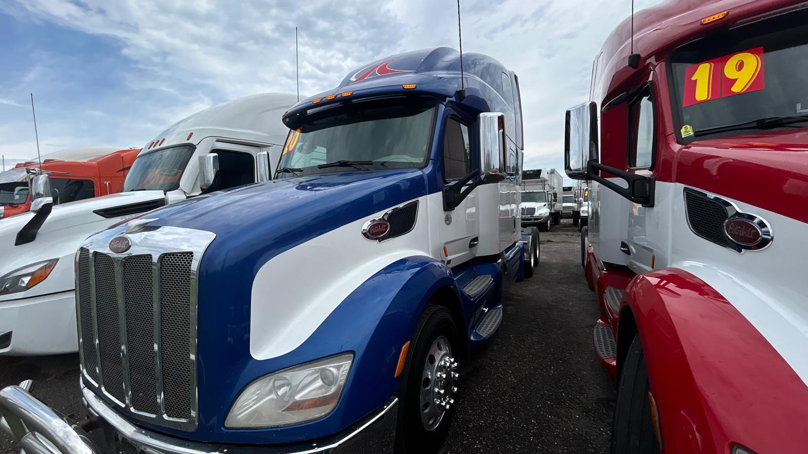 2020 Peterbilt 579 front driver-side view with chrome grille