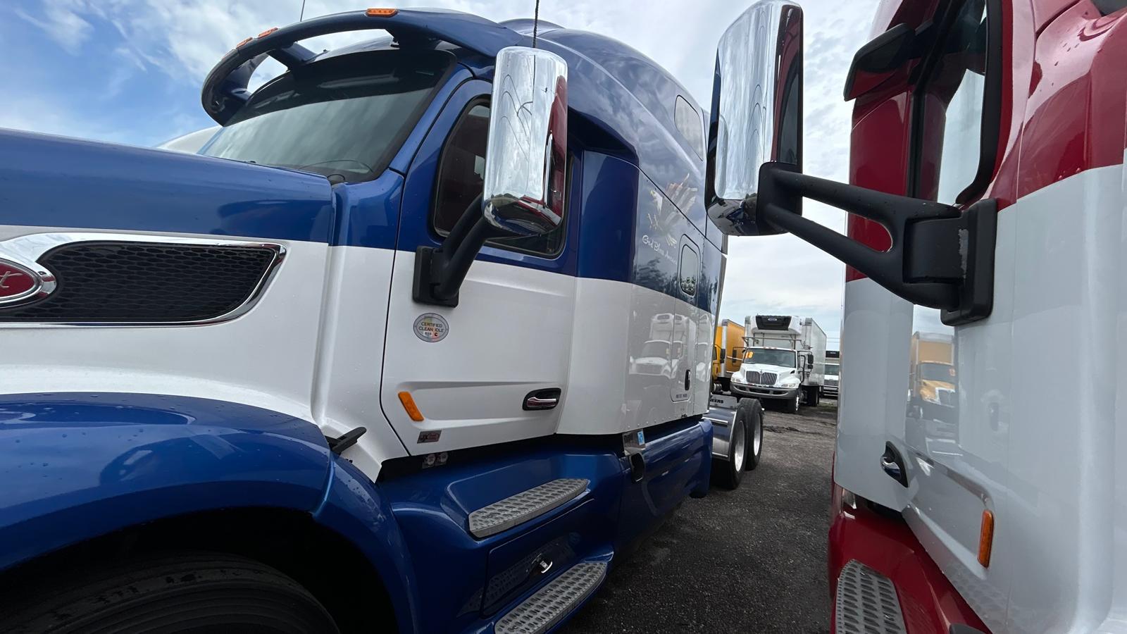 2020 Peterbilt 579 side profile of sleeper cab