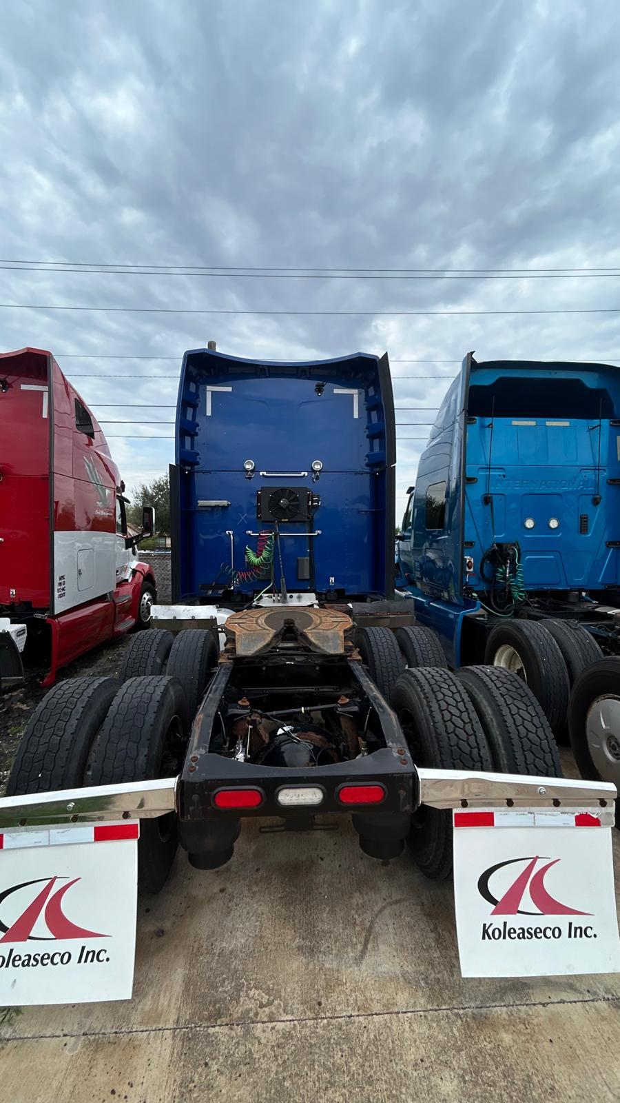 2019 Peterbilt 579 rear view of sleeper and frame