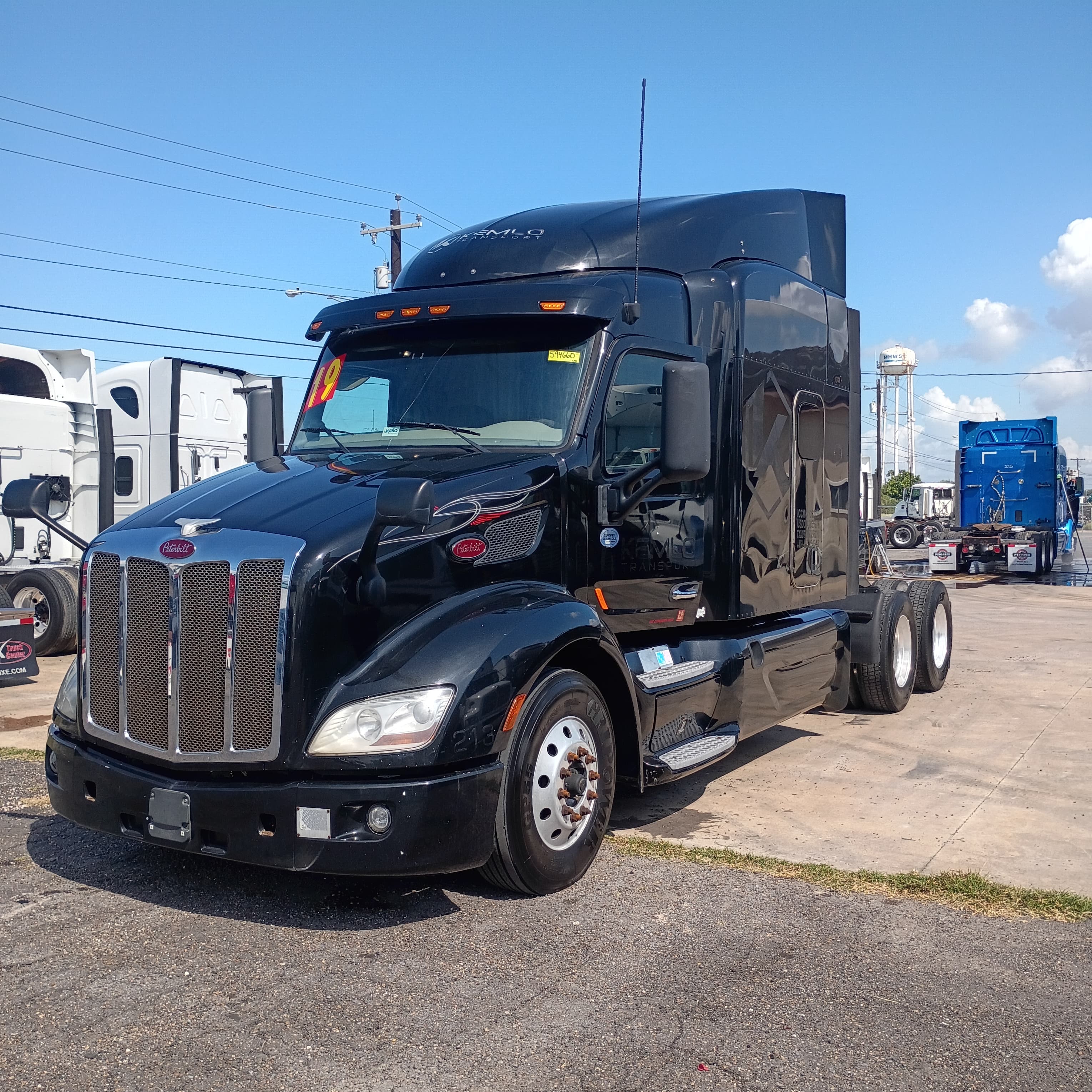 2019 Peterbilt 579 Sleeper driver-side front quarter view