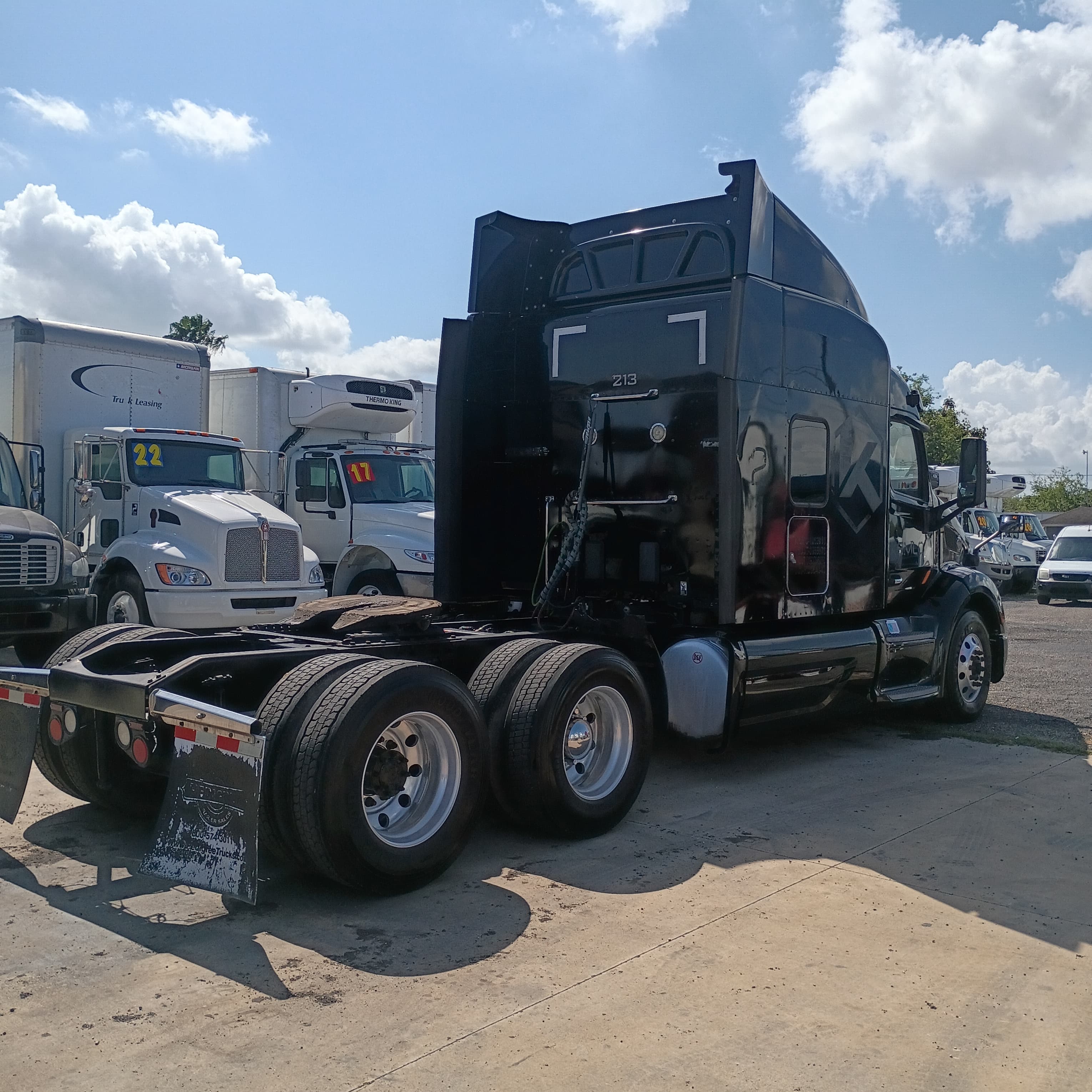 2019 Peterbilt 579 Sleeper rear quarter view