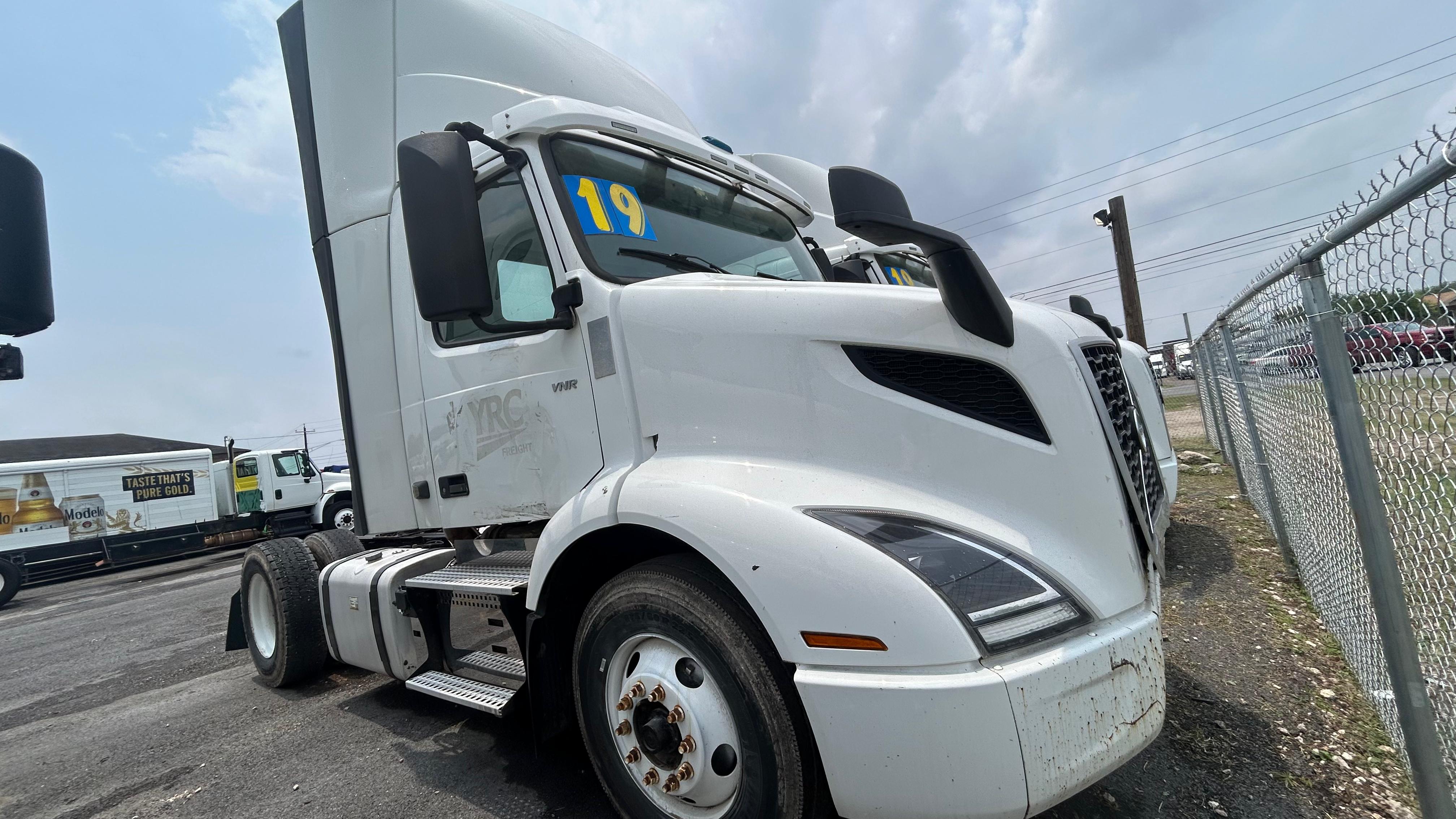 2019 Volvo Single Axle Day Cab front view