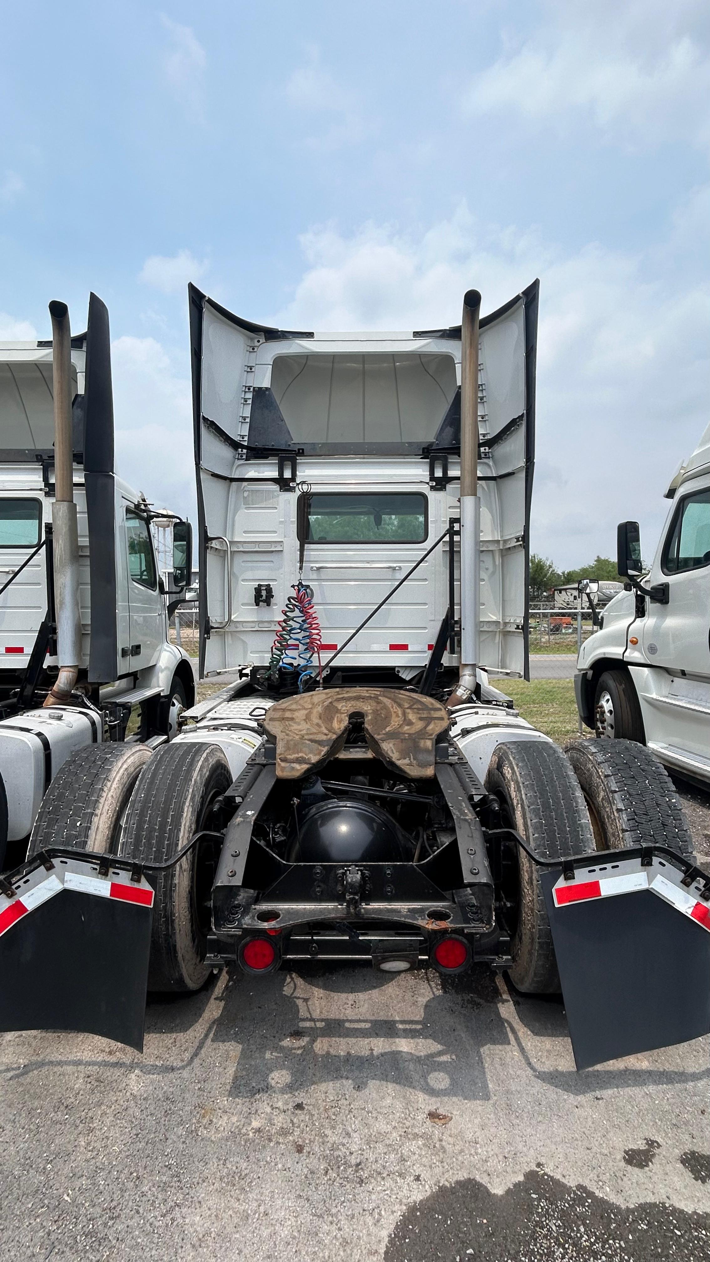 2019 Volvo Single Axle Day Cab rear view